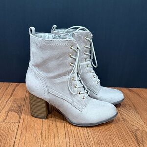 Women's Gray Lace-Up Ankle Boots